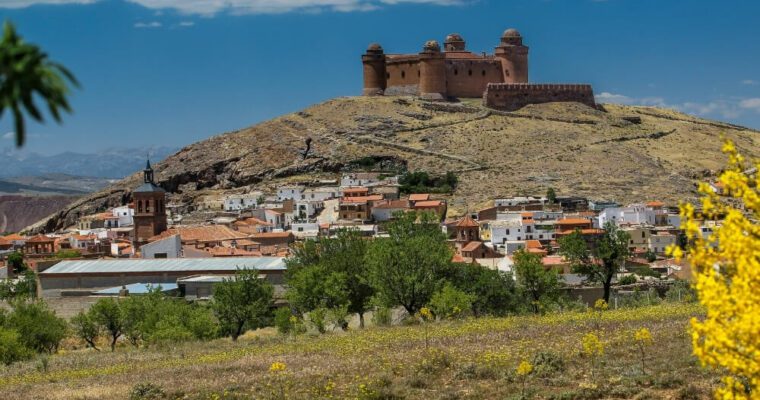 Descubre la belleza y encanto del pueblo de Calahorra: Historia, gastronomía y turismo